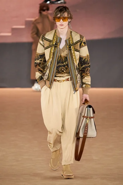 Look 23